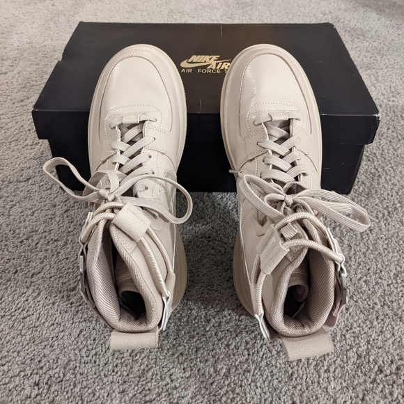 AF1 SE utility - Picture 3 of 12